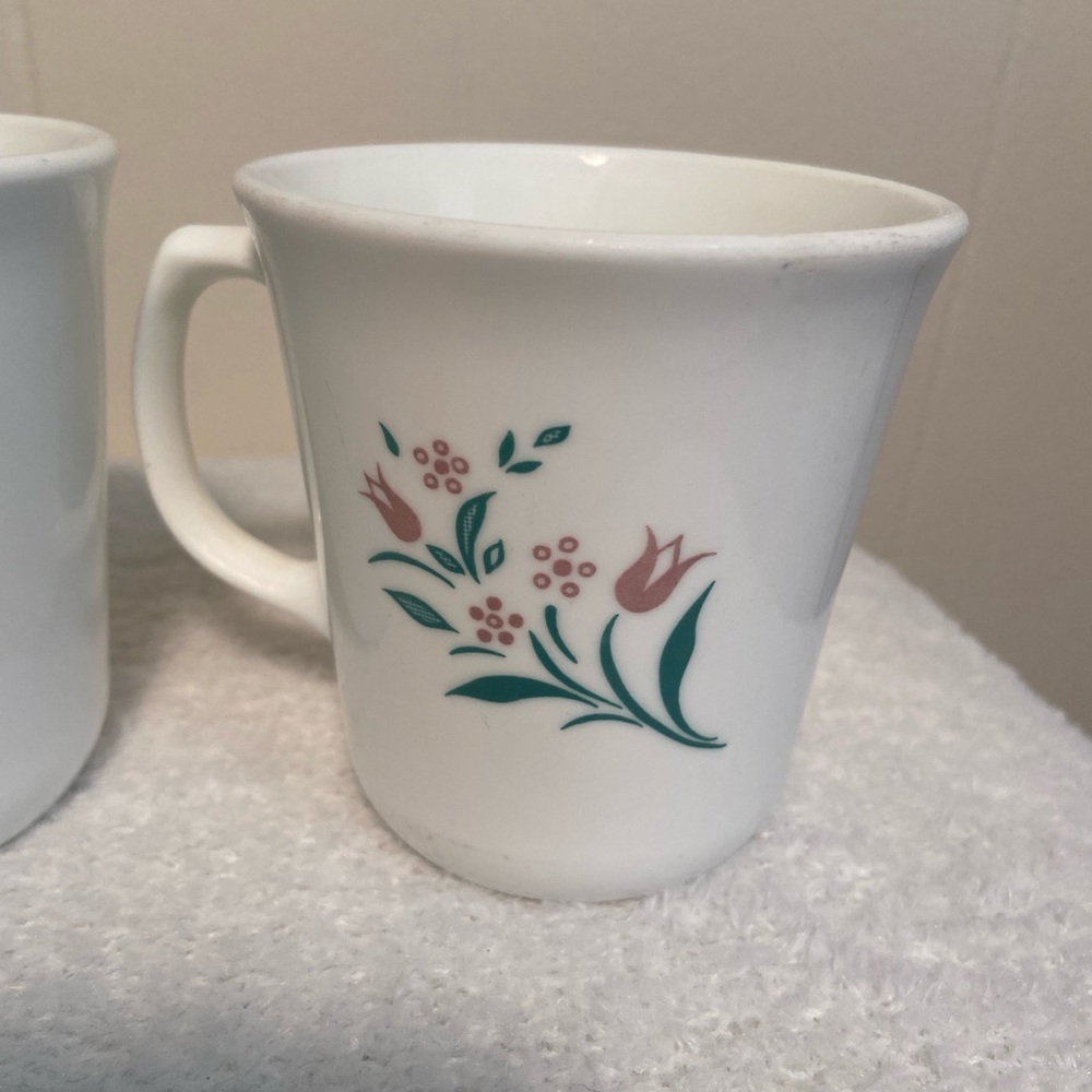 Set of 3 Vintage Corningware Mugs - Picture 4 of 5